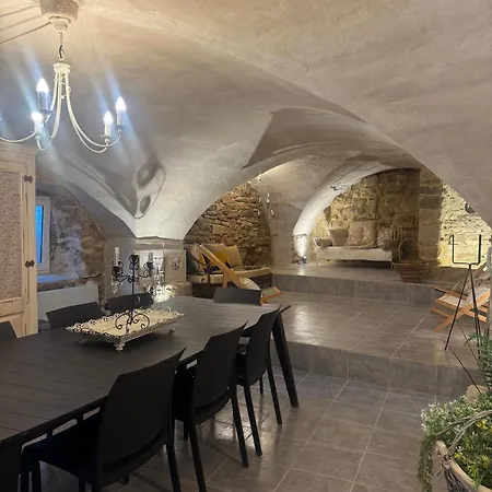 Mas Xviii En Pierres Avec Piscine Privee Proche D'uzes בית נופש *