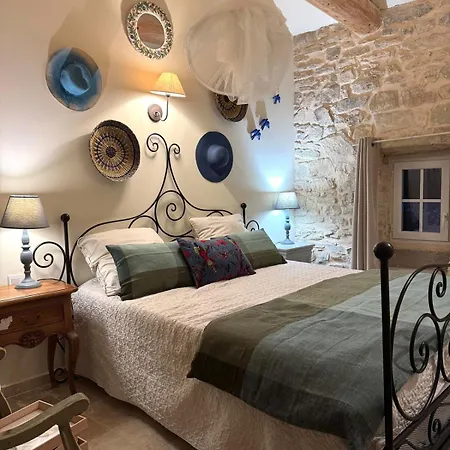 Mas Xviii En Pierres Avec Piscine Privee Proche D'uzes