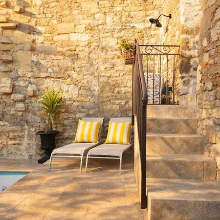 Mas Xviii En Pierres Avec Piscine Privee Proche D'uzes *