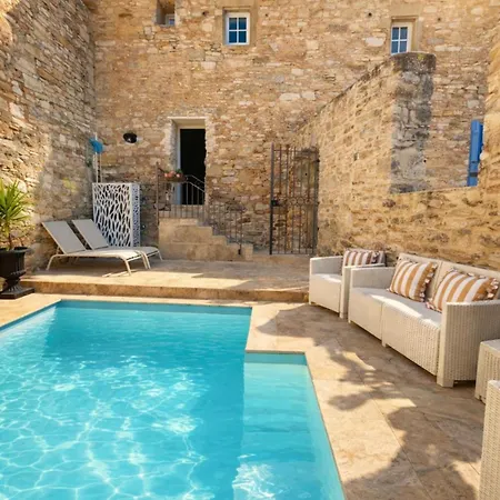 Mas Xviii En Pierres Avec Piscine Privee Proche D'uzes בית נופש