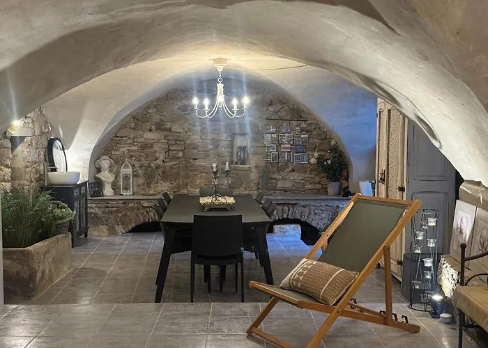 Mas En Pierres Avec Piscine Privee Proche D'uzes *