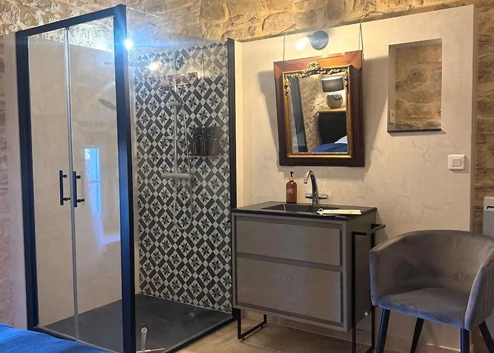 Mas En Pierres Avec Piscine Privee Proche D'uzes Prázdninový dům *
